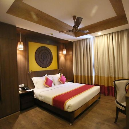 Vivin Luxury Suites Thiruvananthapuram Bagian luar foto