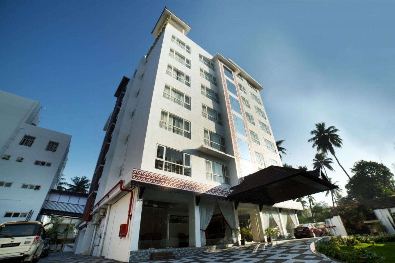Vivin Luxury Suites Thiruvananthapuram Bagian luar foto