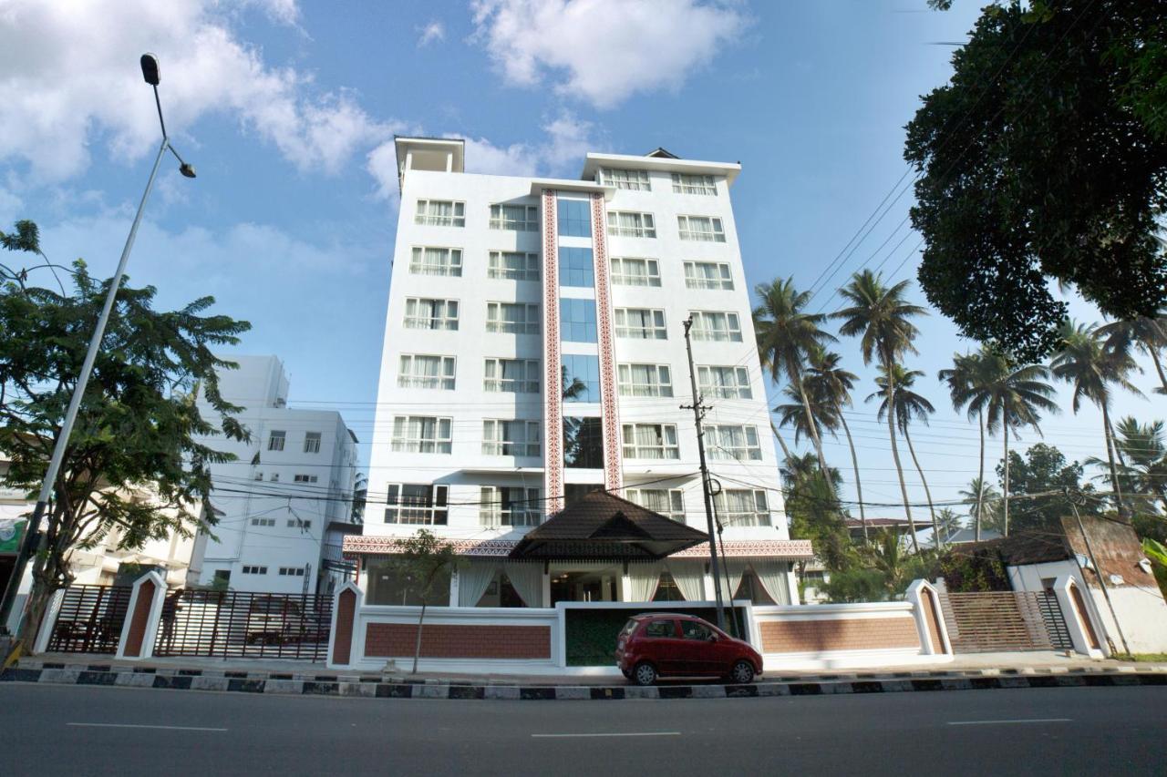 Vivin Luxury Suites Thiruvananthapuram Bagian luar foto