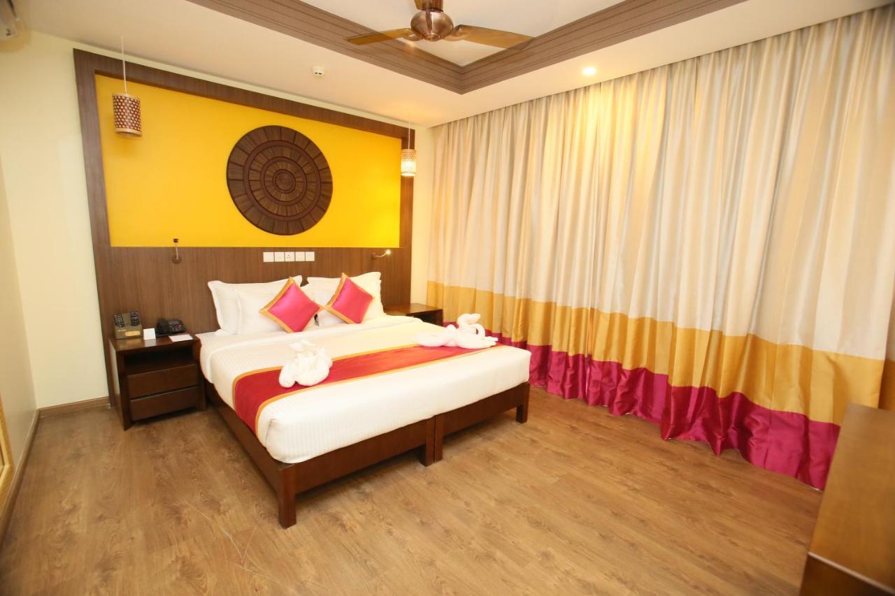 Vivin Luxury Suites Thiruvananthapuram Bagian luar foto