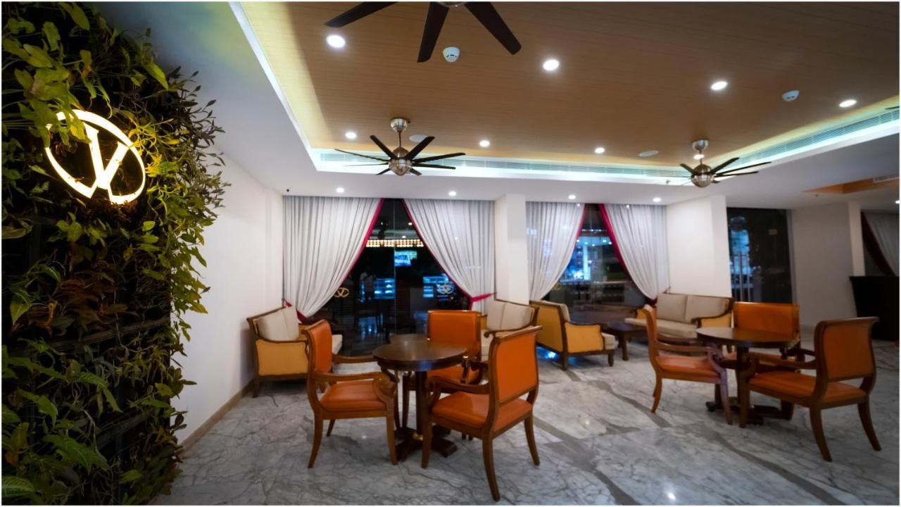 Vivin Luxury Suites Thiruvananthapuram Bagian luar foto