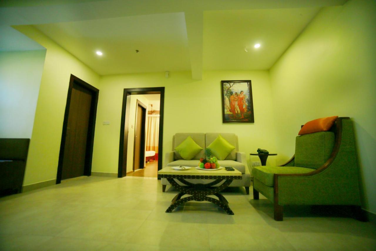 Vivin Luxury Suites Thiruvananthapuram Bagian luar foto