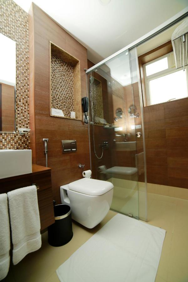 Vivin Luxury Suites Thiruvananthapuram Bagian luar foto