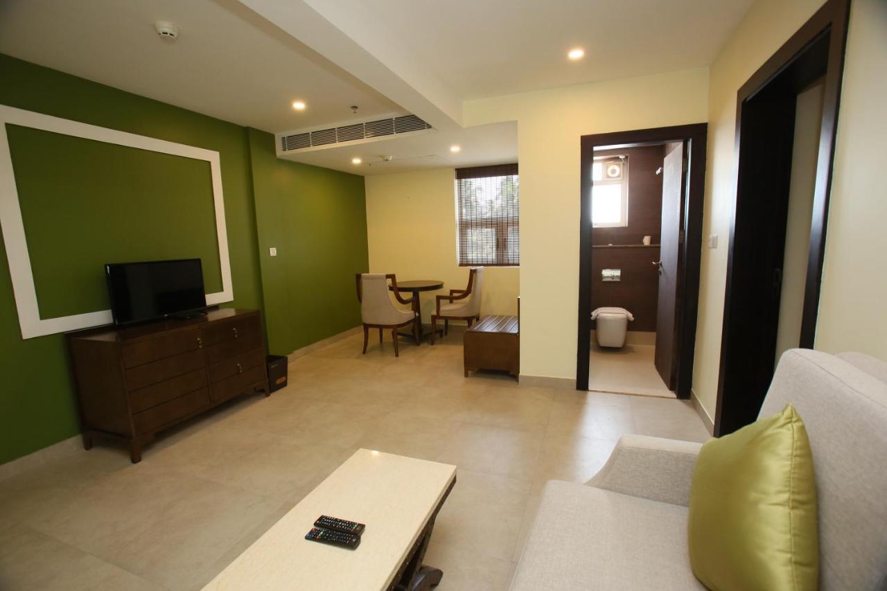 Vivin Luxury Suites Thiruvananthapuram Bagian luar foto